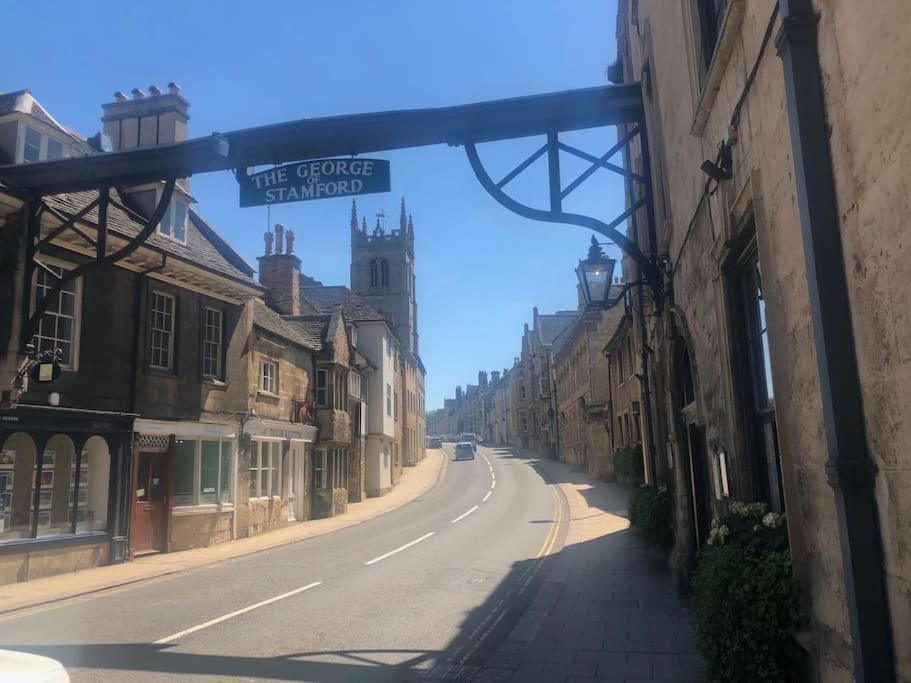 The Granary, Lovely Townhouse In Central Stamford Bagian luar foto